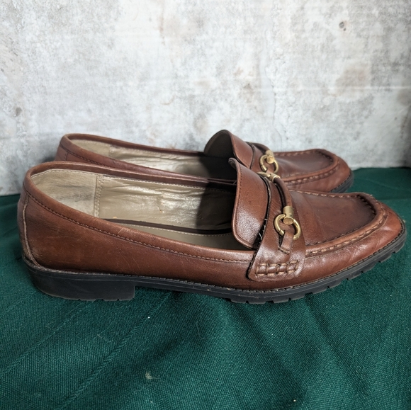 Liz Claiborne New York Ladies Leather Miggy Loafers with gold accents 9.5 - Picture 5 of 13